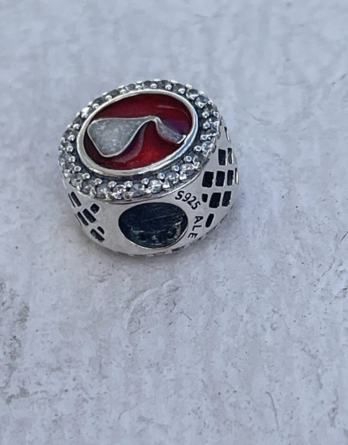 Pandora Hershey Pennsylvania Exclusive Hershey Kiss Logo Round Signet Charm