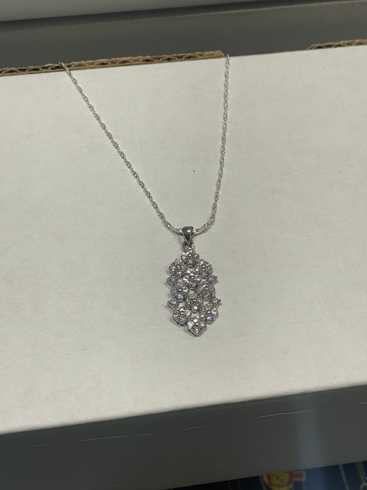 925 Sterling Silver Clear Zirconia Vertical Elegant Quatrefoil Cluster Necklace