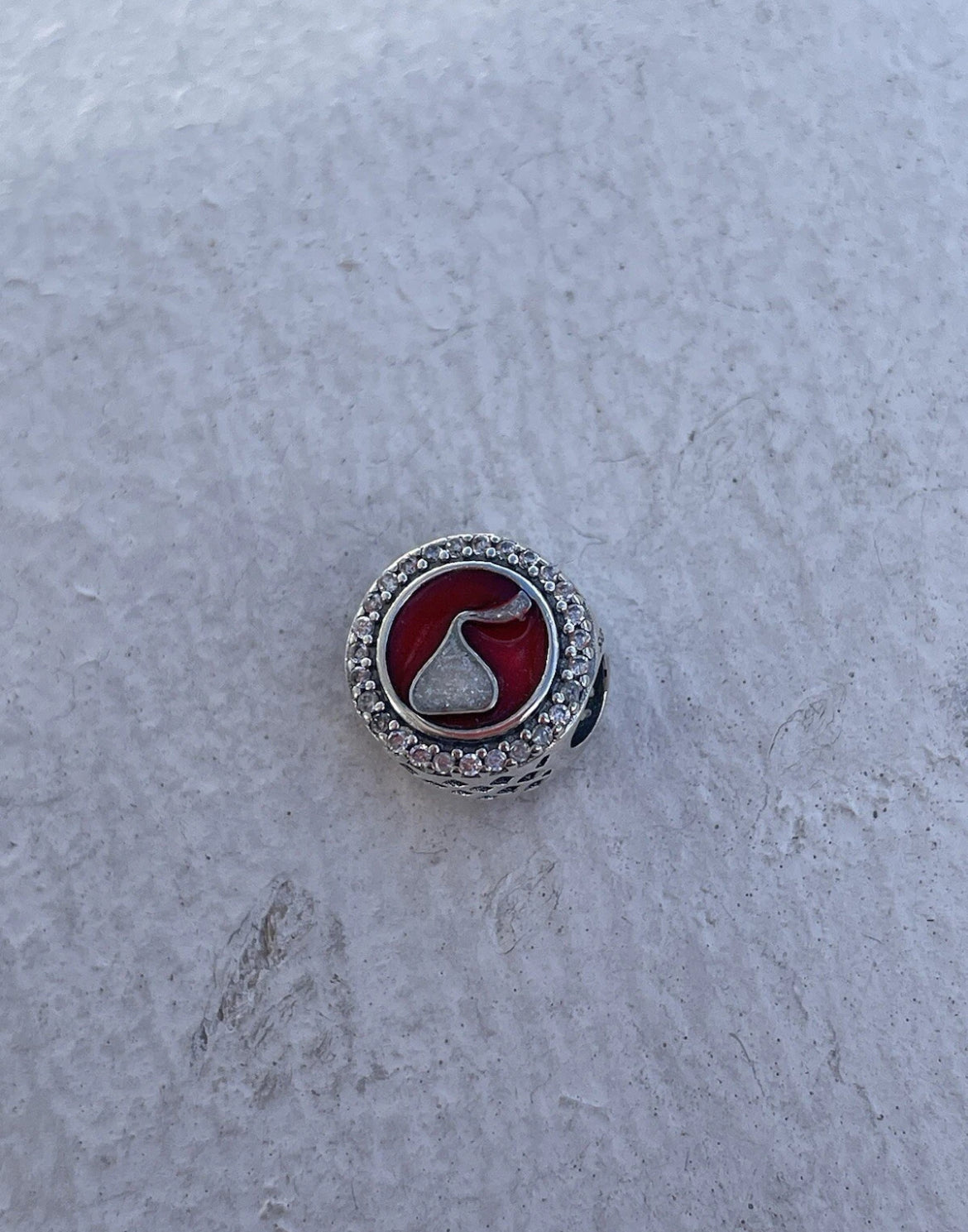 Pandora Hershey Pennsylvania Exclusive Hershey Kiss Logo Round Signet Charm