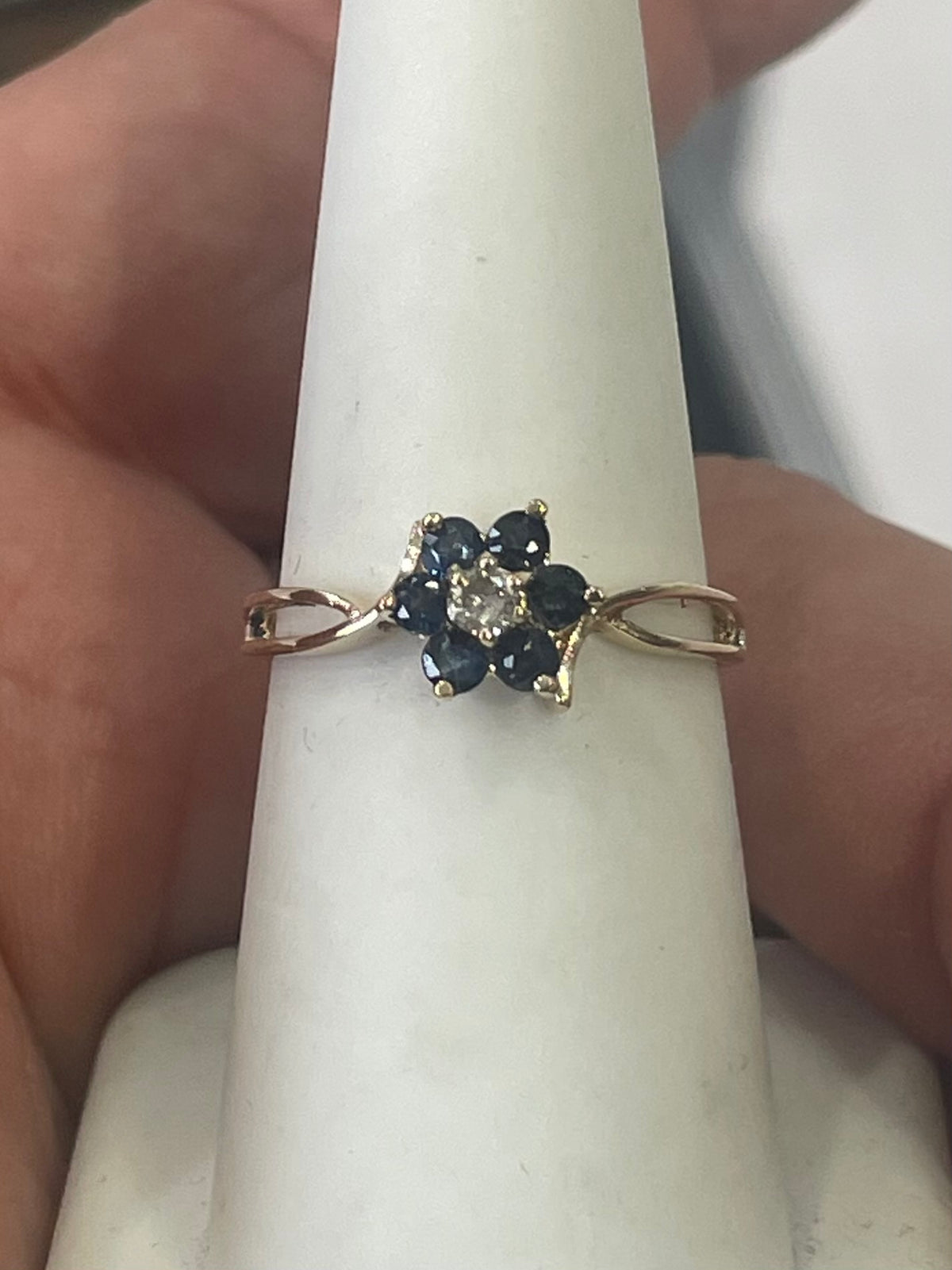 14k Gold Natural Sapphire and Diamond Flower Ring Size 7