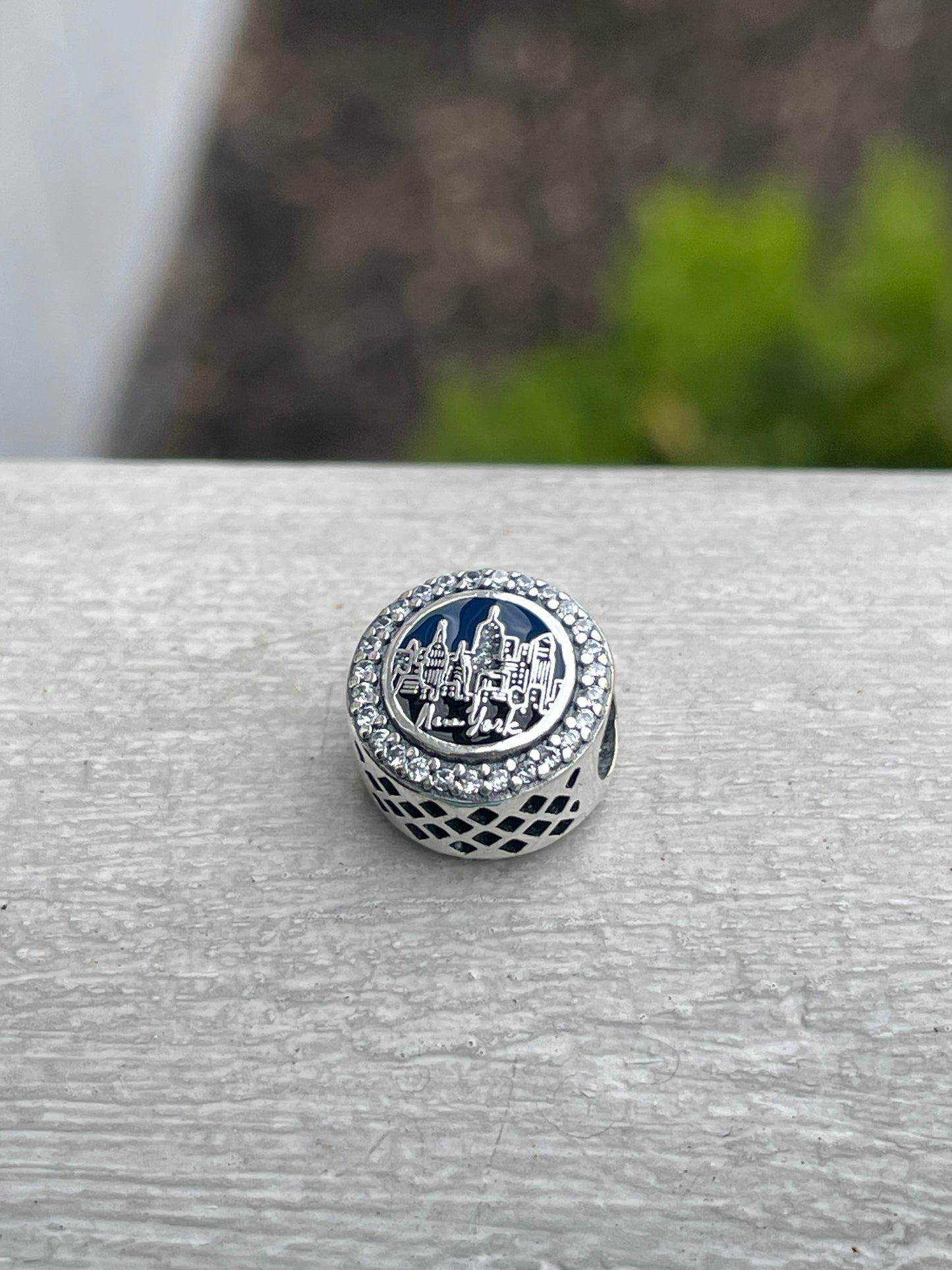 Pandora New York City
Exclusive The City That Never Sleeps Signet Travel Charm