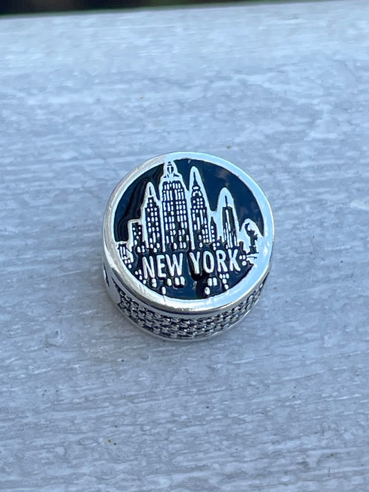 Pandora New York City Exclusive Silver Signet Travel Charm