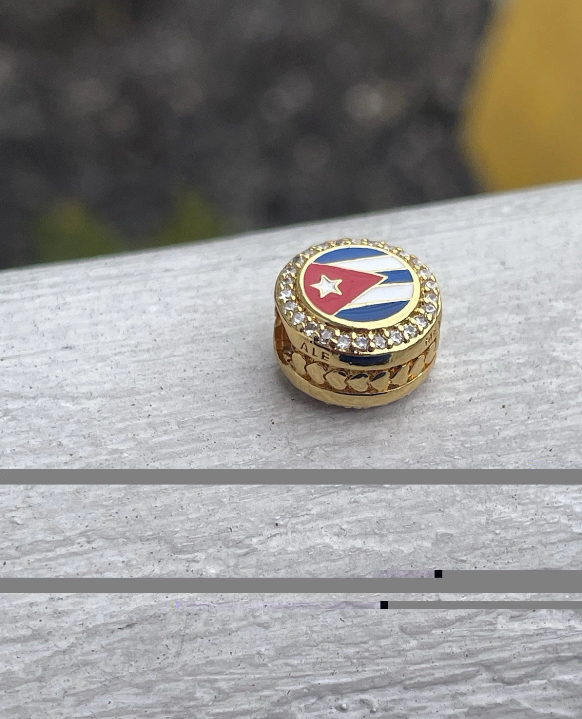 Pandora Country of Cuba Exclusive Round Signet Flag Gold Shine Charm