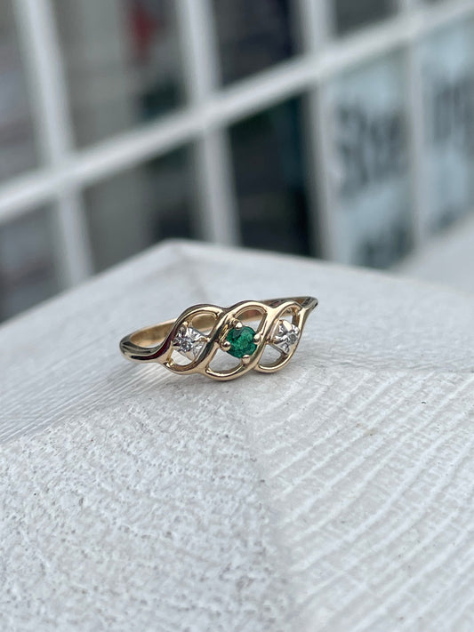 14k Gold Natural Emerald & Diamond Past Present Future Infinity Swirl Band Ring Size 6.5
