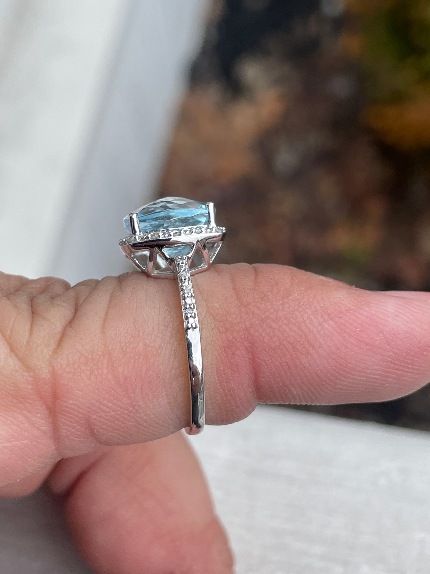 10k White Gold Sky Blue Topaz & Diamond Cocktail Ring Size 6