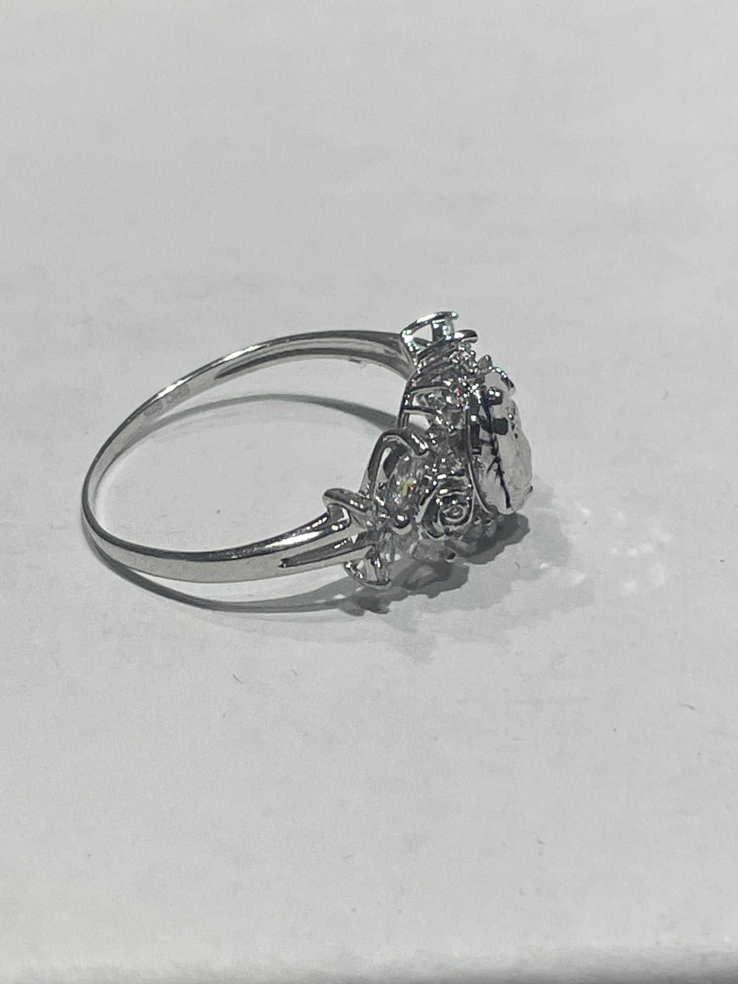 925 Sterling Silver Virgin Mary Ring Size 8.5