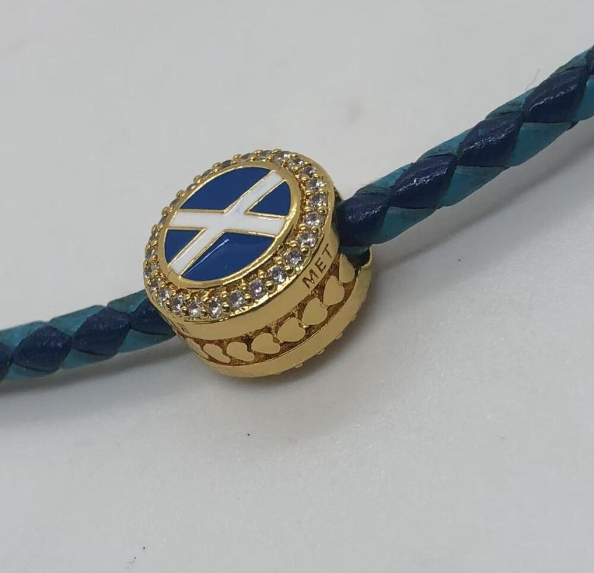 Pandora Country of Scotland Exclusive Round Signet Flag Gold Shine Charm