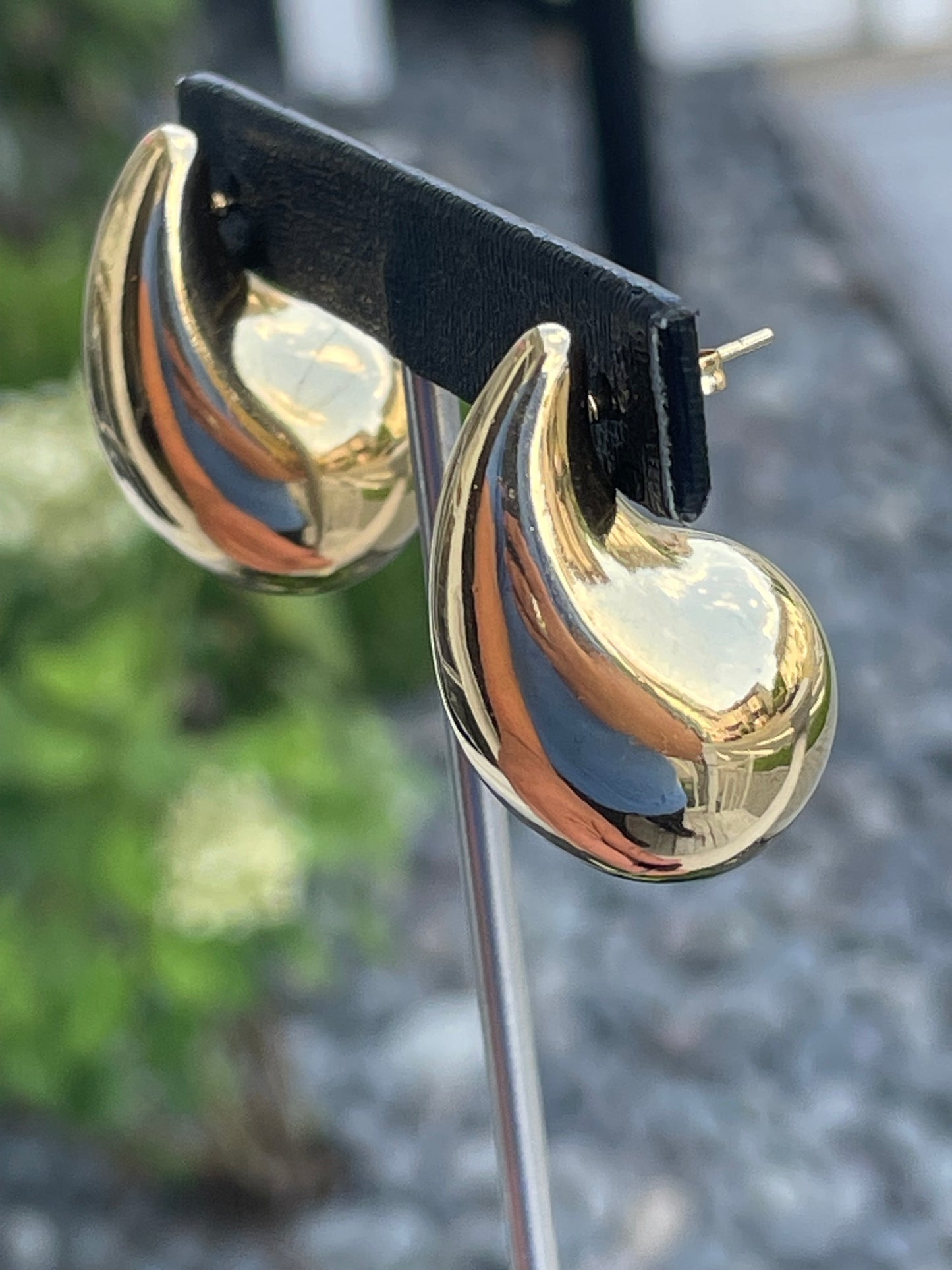 Hailey Bieber Bottega Veneta Style Thick Tear Drop Lightweight Stainless Steel Vermeil Earrings