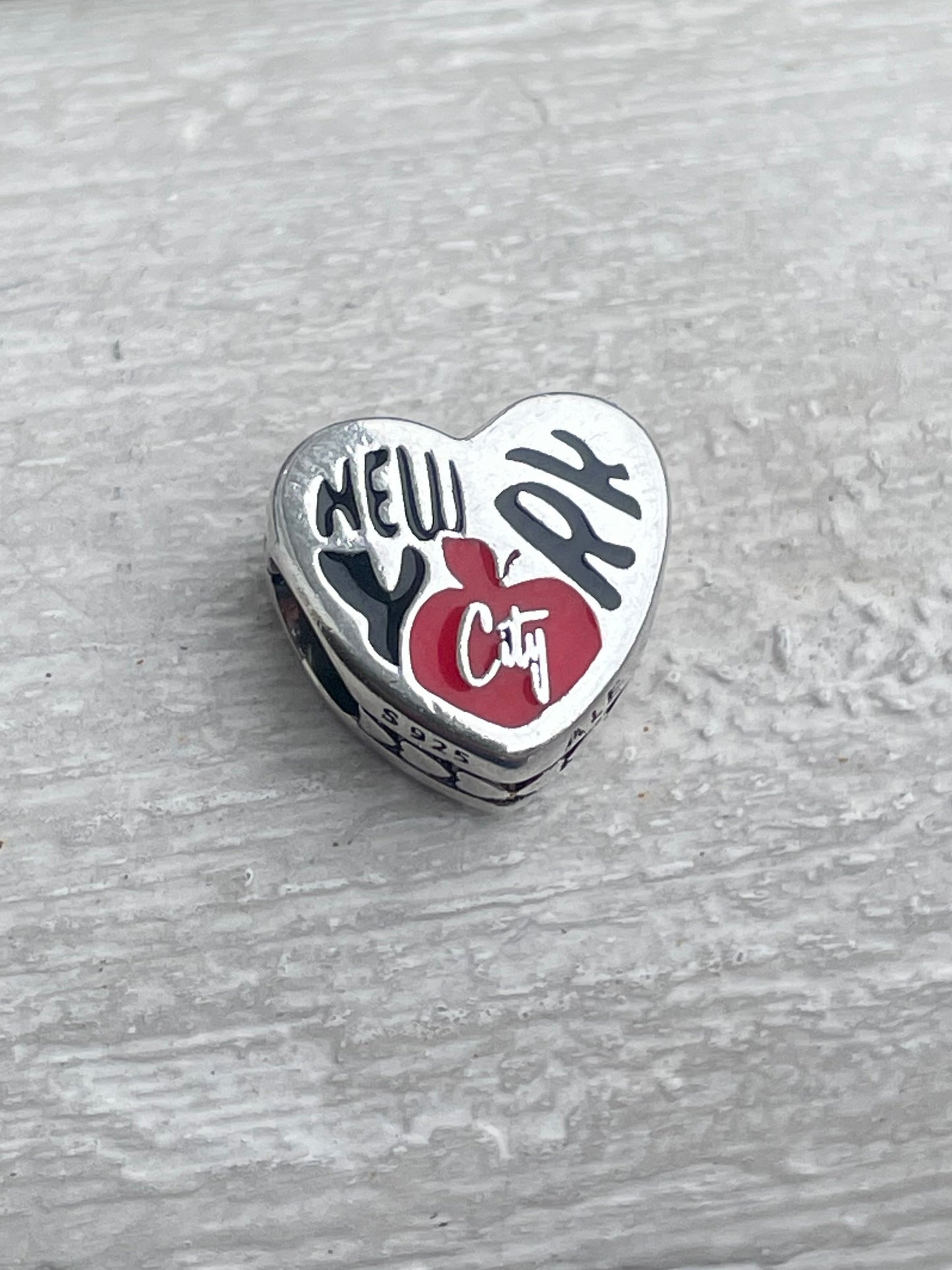 Pandora New York City Exclusive Silver Signet Heart Travel Graffiti Charm