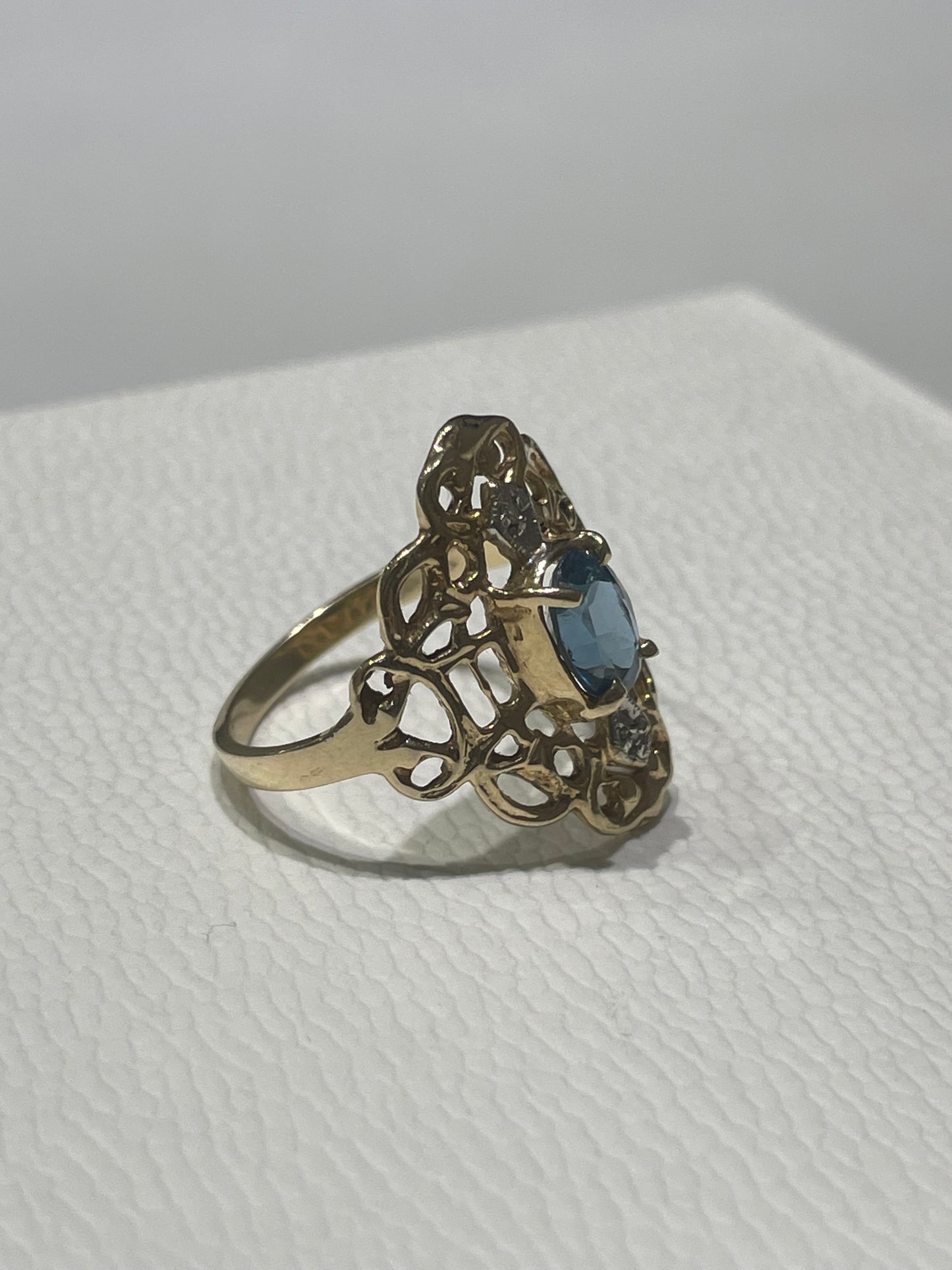 10k Gold Swiss Blue Topaz & Diamond Art Deco Ring Size 8
