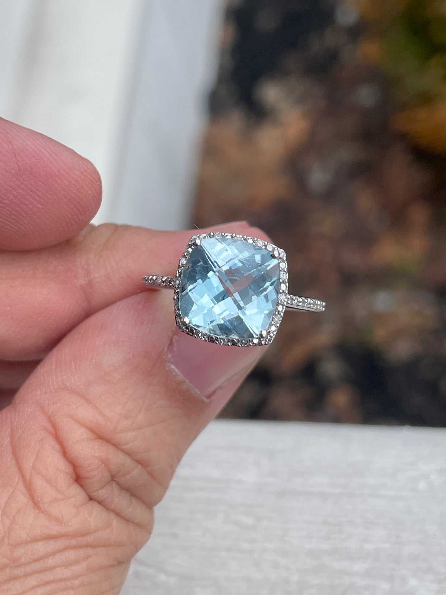 10k White Gold Sky Blue Topaz & Diamond Cocktail Ring Size 6