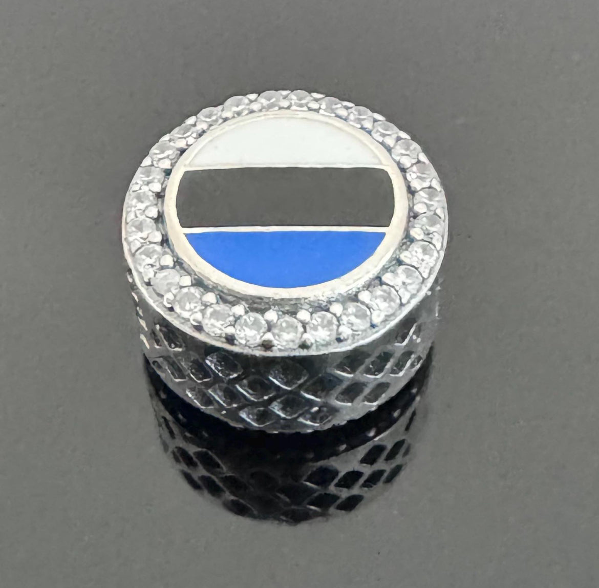 Pandora Estonia Country Exclusive Round Signet Flag Charm