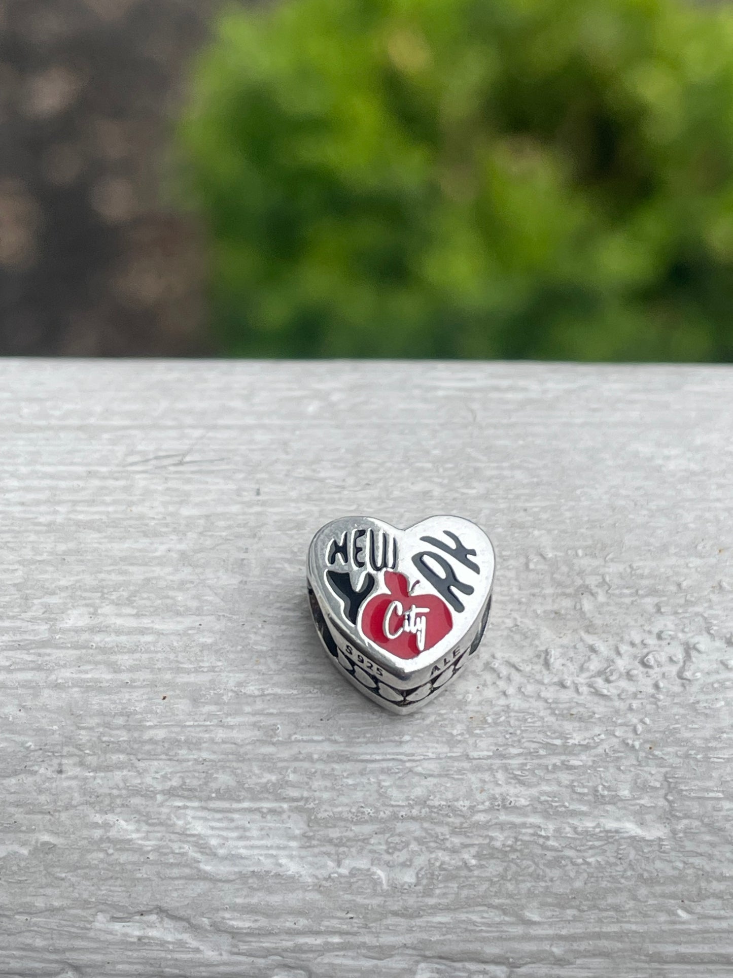 Pandora New York City Exclusive Silver Signet Heart Travel Graffiti Charm