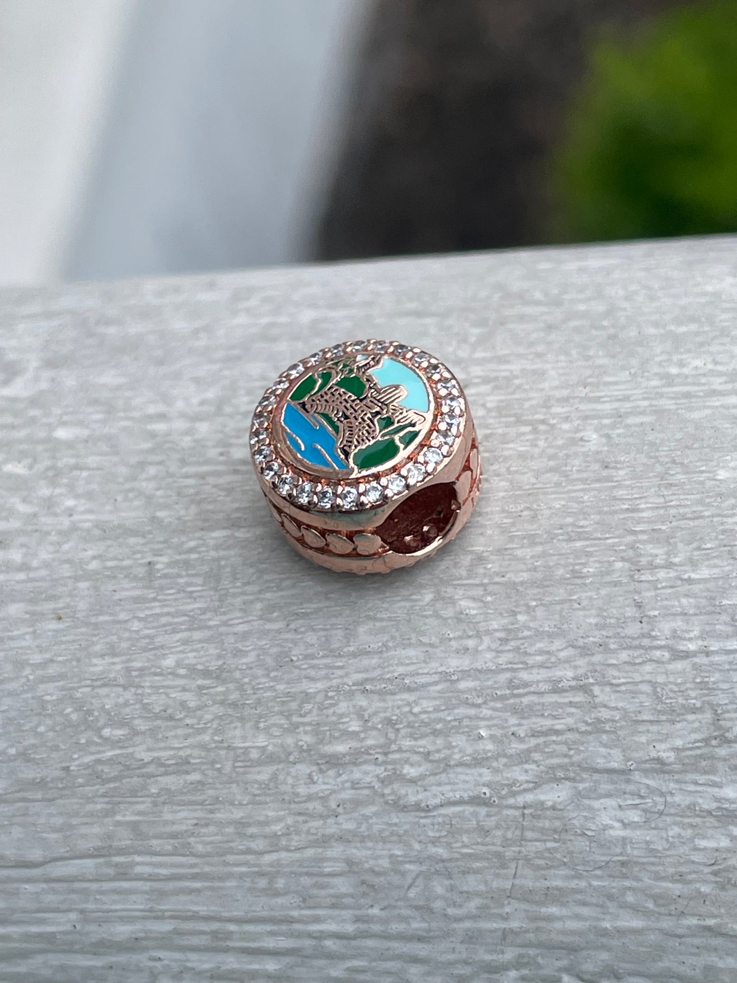 Pandora New York City
Exclusive Central Park Bridge & Bethesda Statue Rose Gold Travel Charm