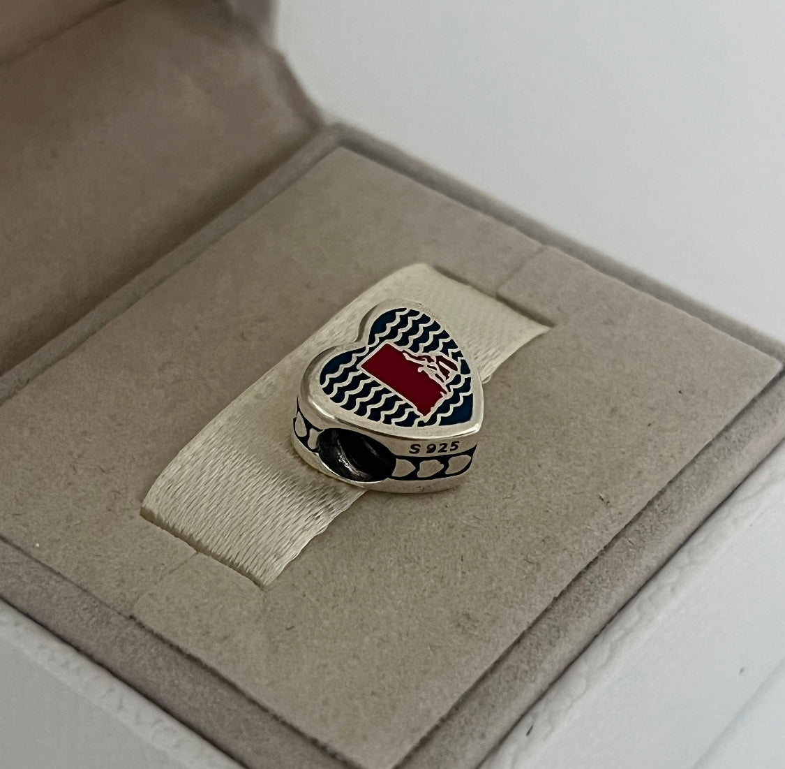 Pandora State of Rhode Island Exclusive Map Reversible Travel Charm