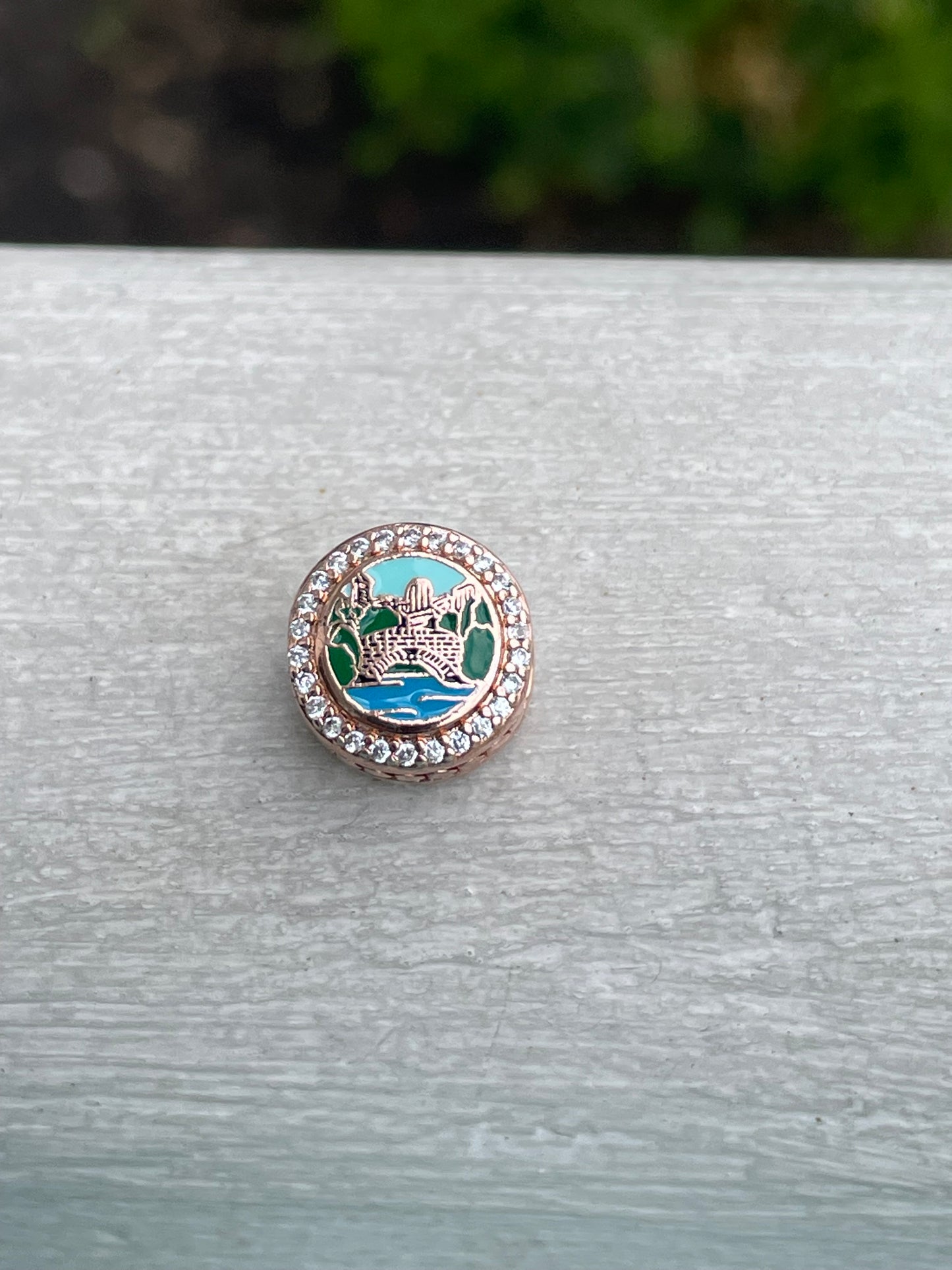 Pandora New York City
Exclusive Central Park Bridge & Bethesda Statue Rose Gold Travel Charm
