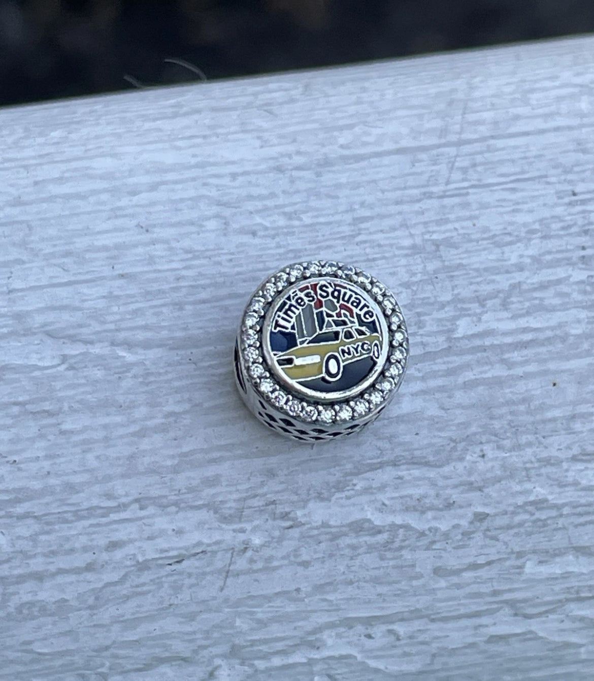 PANDORA TIMES SQUARE New York City Exclusive Round Moments CHARM