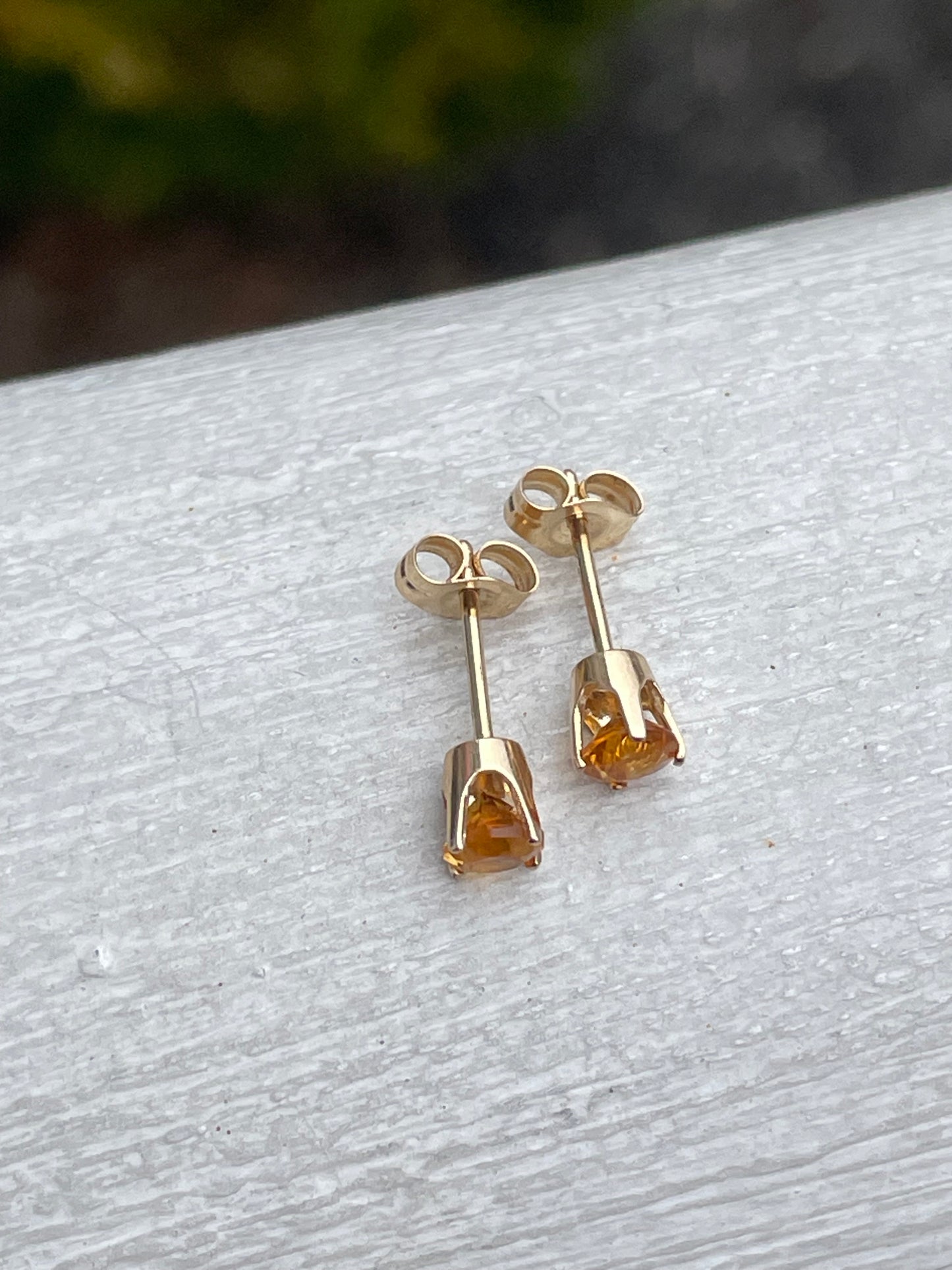 14k gold citrine stud earrings