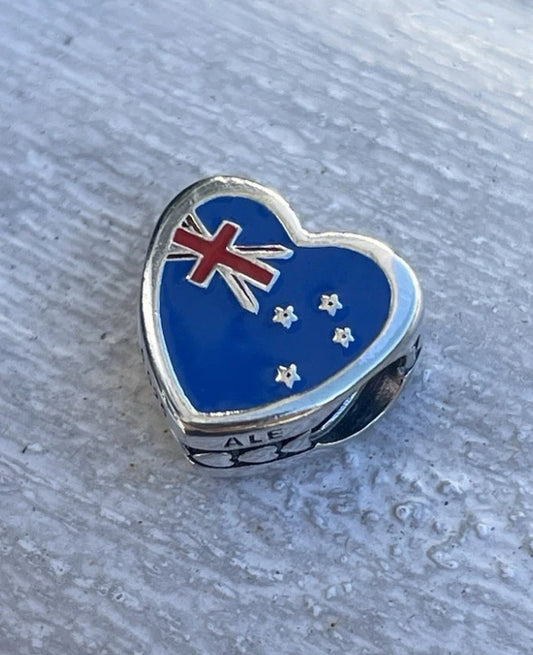 Pandora New Zealand Country Heart Flag Exclusive Travel Signet Charm