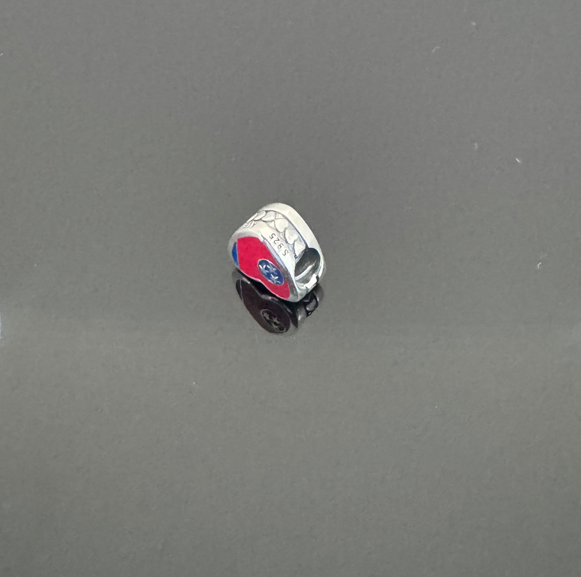Rare Pandora State of Tennessee Exclusive Heart Flag Charm