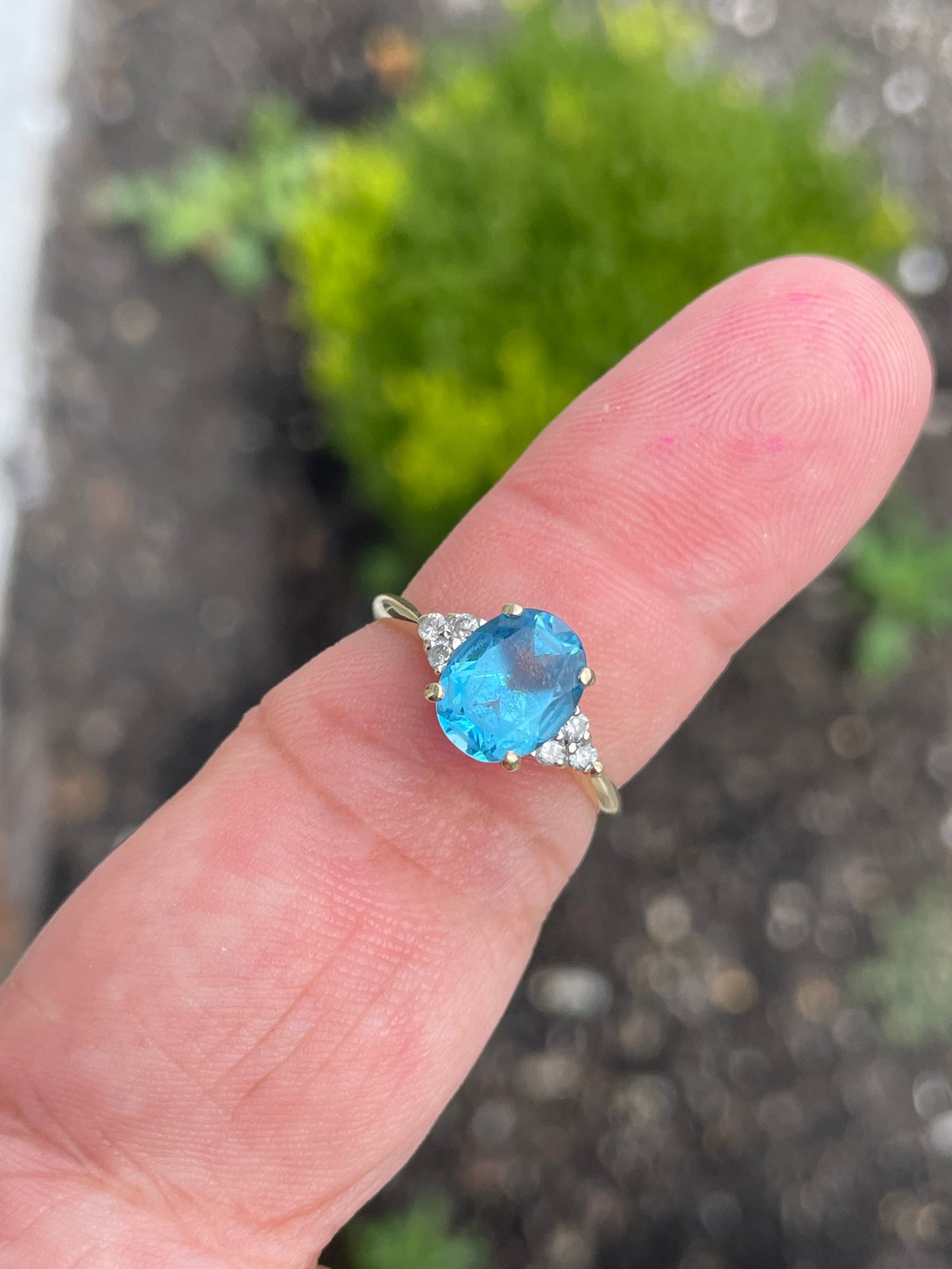 10k Gold Swiss Blue Topaz & Cz Solitaire Ring Size 7