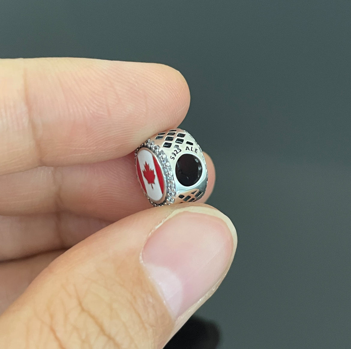 Pandora Country of Canada Exclusive Round Signet Flag Travel Charm