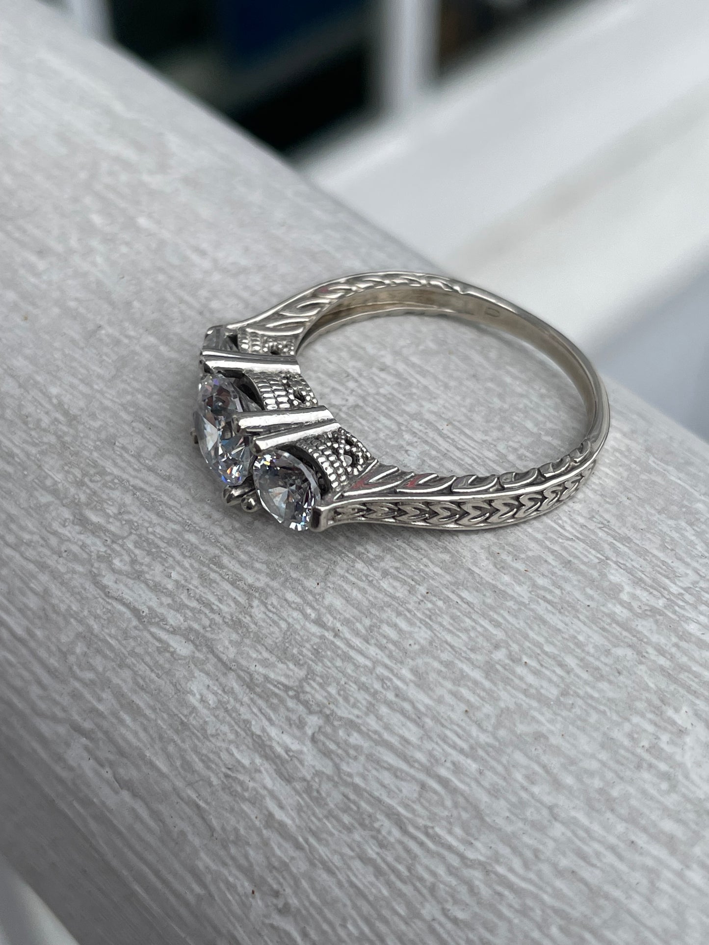 925 Sterling Silver Decorative Filigree Past Present Future Ring Size 10