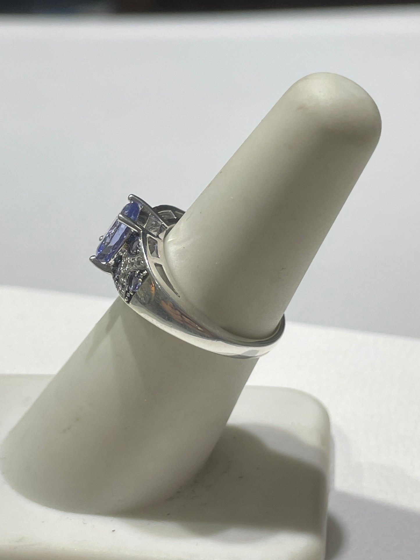925 Sterling Silver Tanzanite Statement Ring Size 7