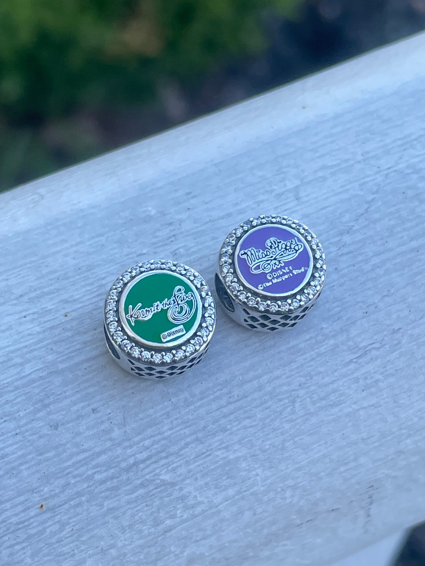Pandora Lot of 2 Muppets Kermit & Miss Piggy Round Signet Charms