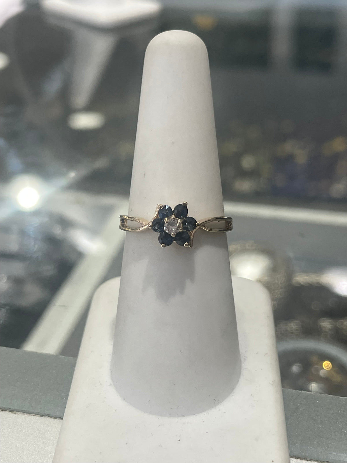14k Gold Natural Sapphire and Diamond Flower Ring Size 7