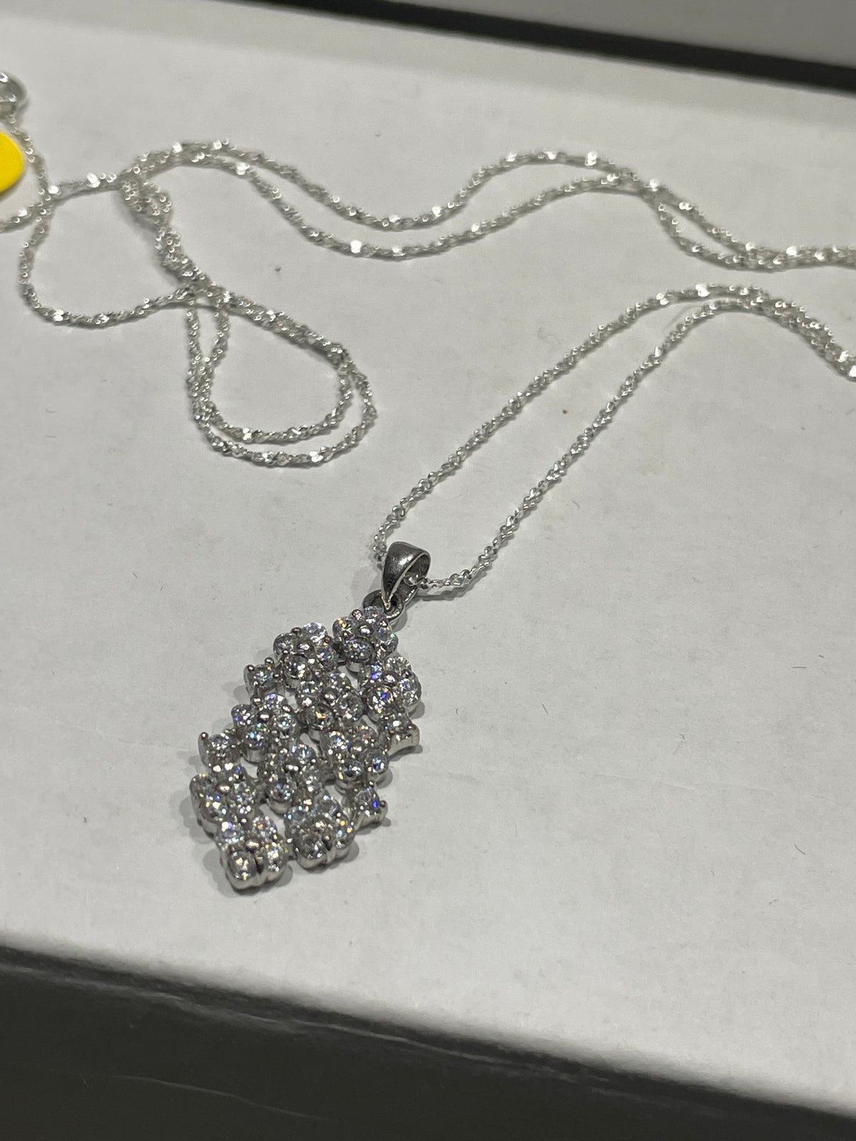 925 Sterling Silver Clear Zirconia Vertical Elegant Quatrefoil Cluster Necklace