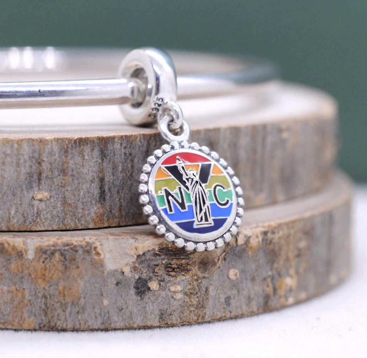PANDORA New York City NYC Exclusive Gay Pride Dangle Moments Charm