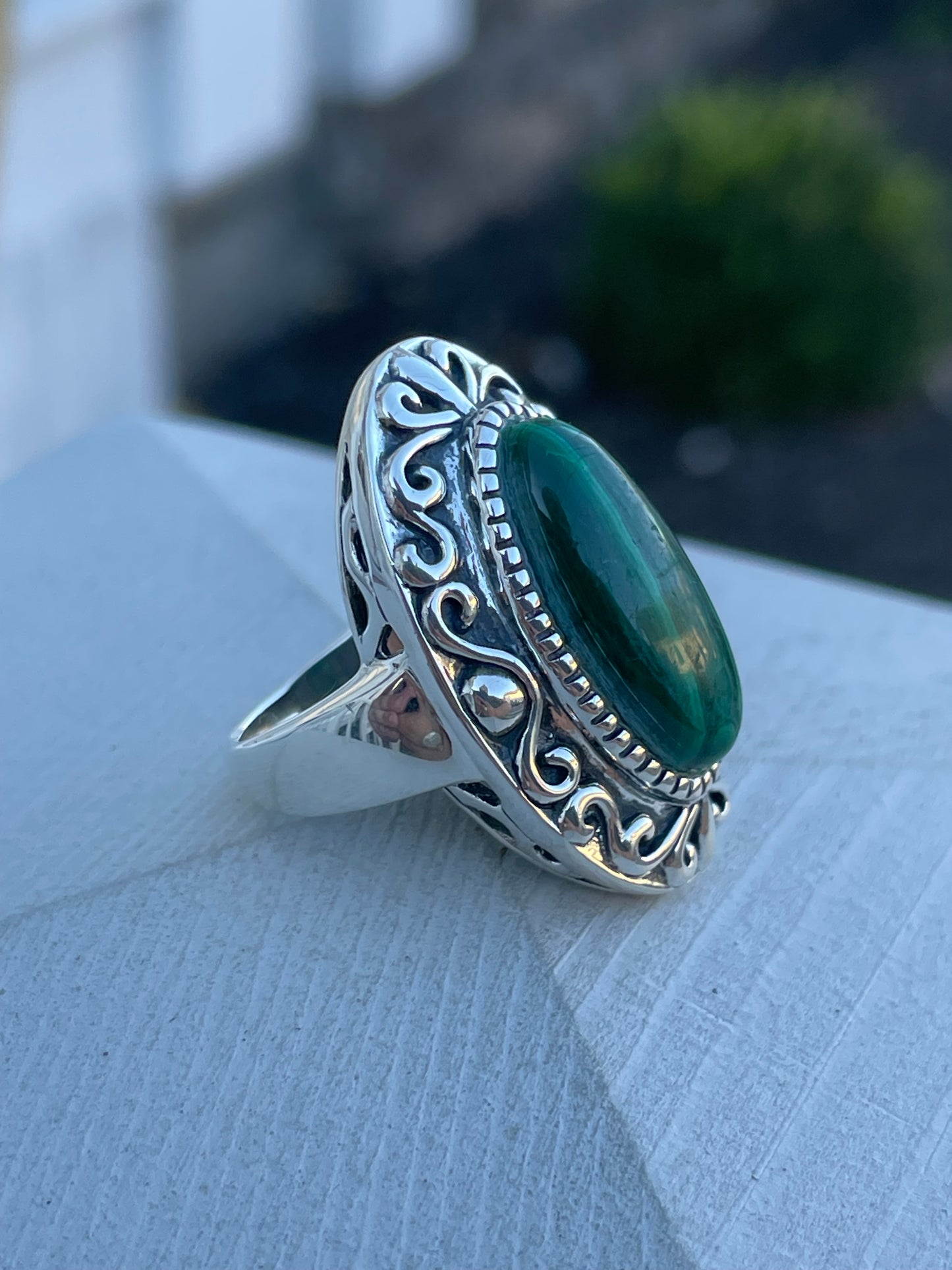 925 Sterling Silver Oval Malachite Filigree Shield Ring Size 7.25