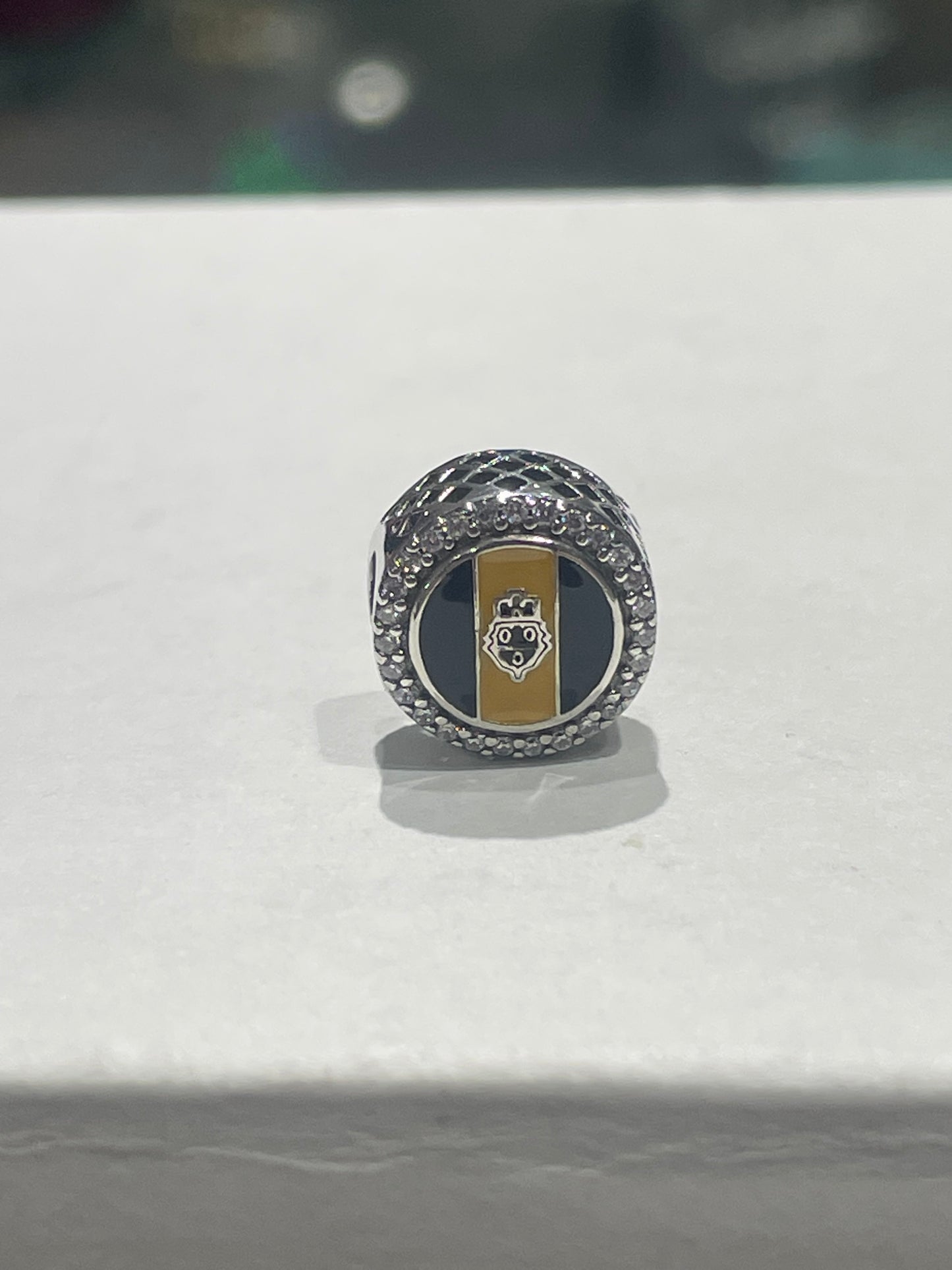 Pandora Pittsburgh Pennsylvania Exclusive Flag Signet Charm