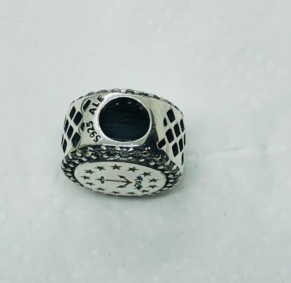 Pandora State of Rhode Island Exclusive State Flag Round Travel Charm