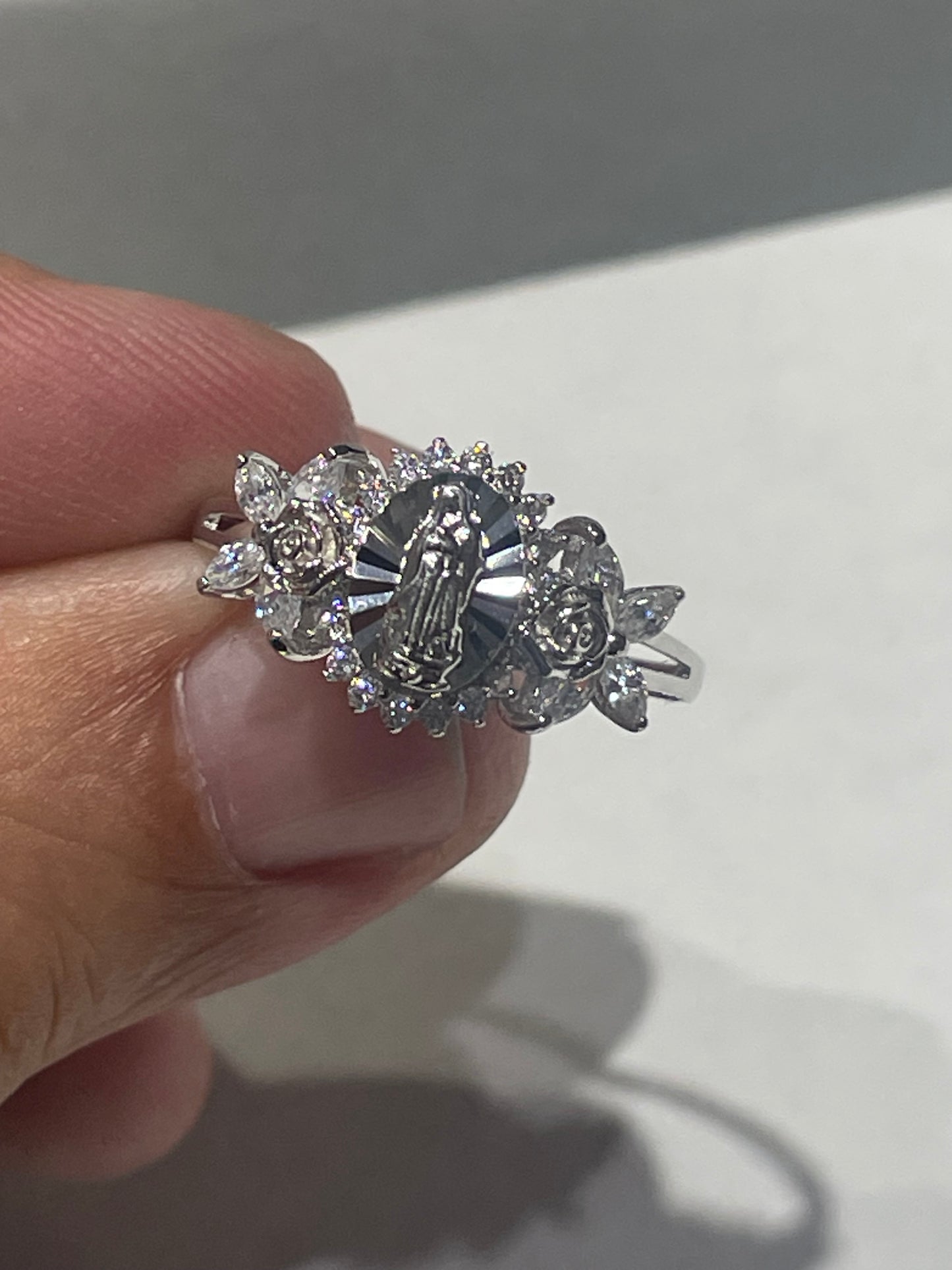 925 Sterling Silver Virgin Mary Ring Size 8.5