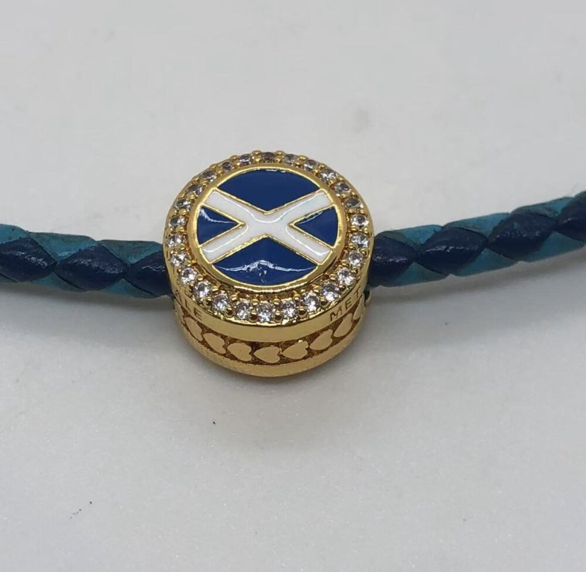 Pandora Country of Scotland Exclusive Round Signet Flag Gold Shine Charm