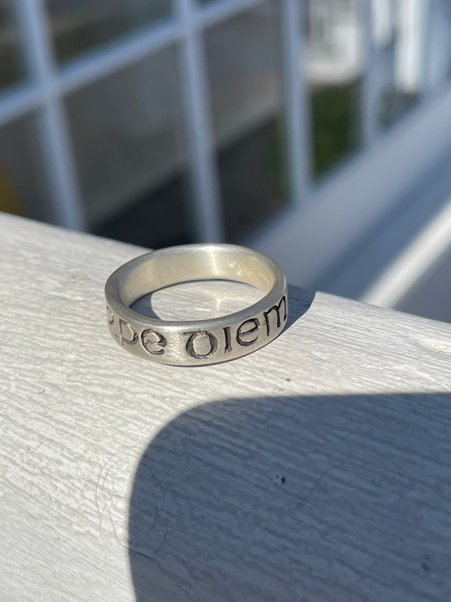 925 Sterling Silver Carpe Diem (Seize the Day) solid band ring size 8