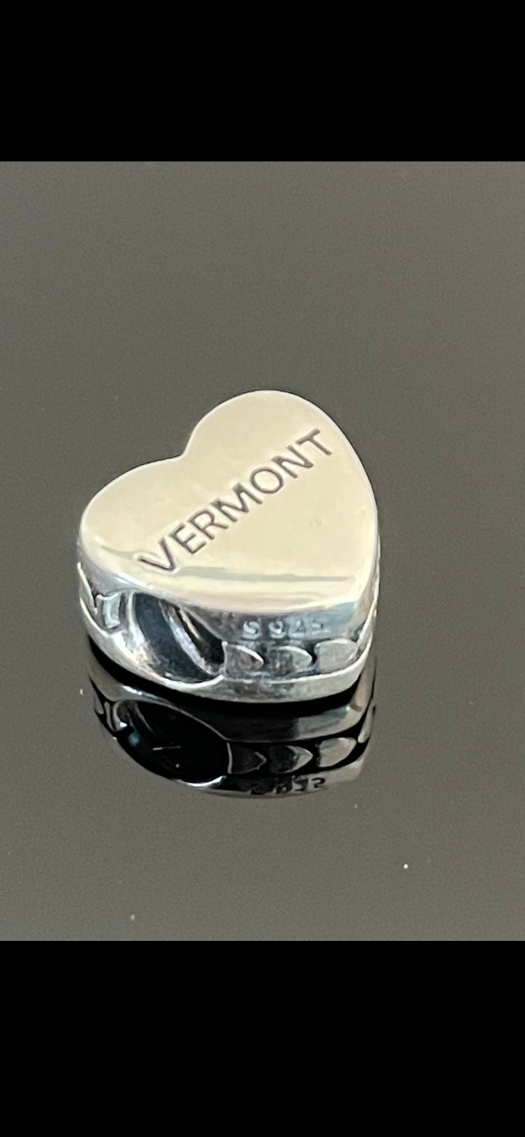 Pandora State of Vermont Exclusive Maple Leaf Logo Travel Heart Charm