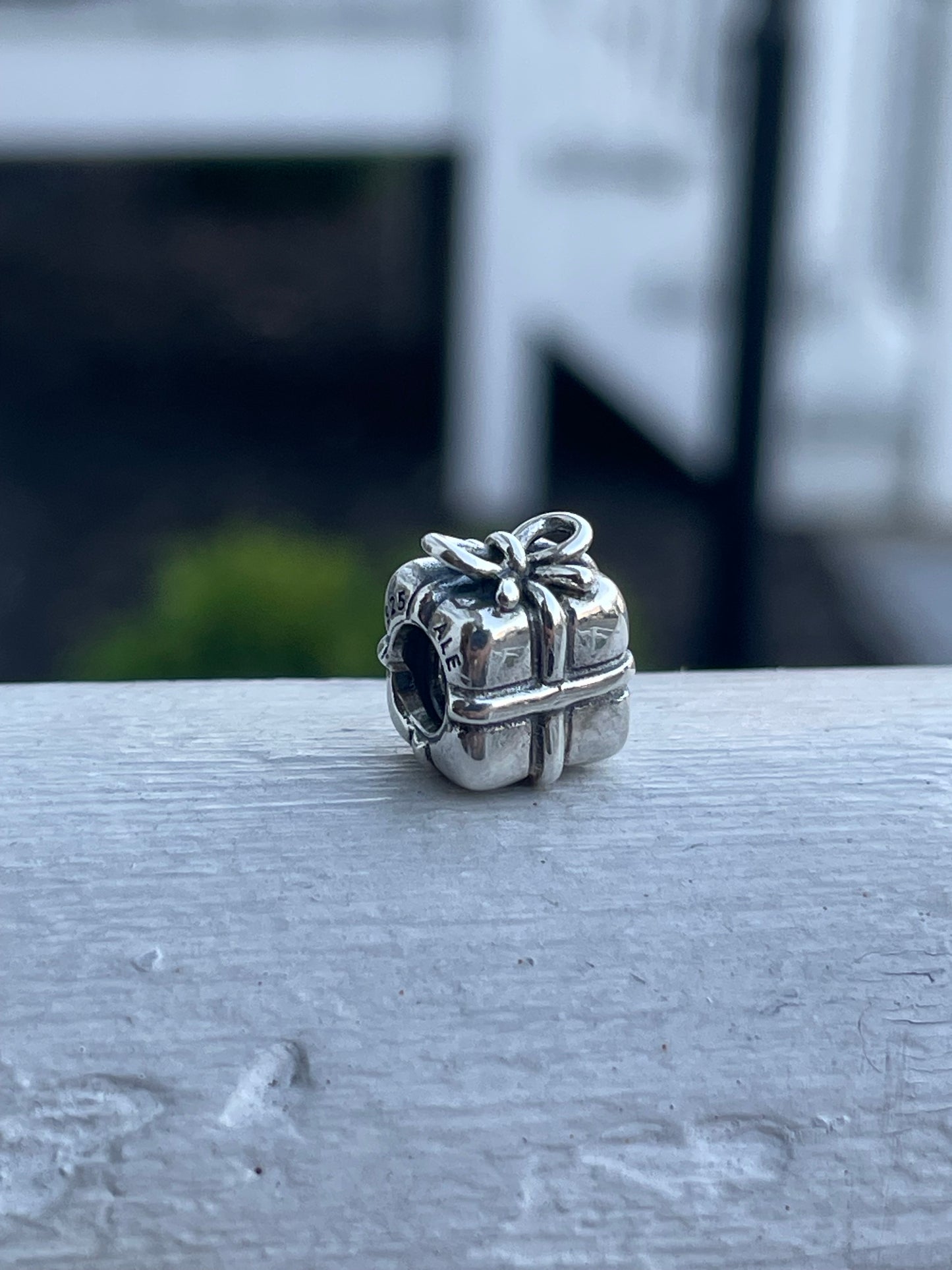 Pandora Present Gift Box Charm 790300