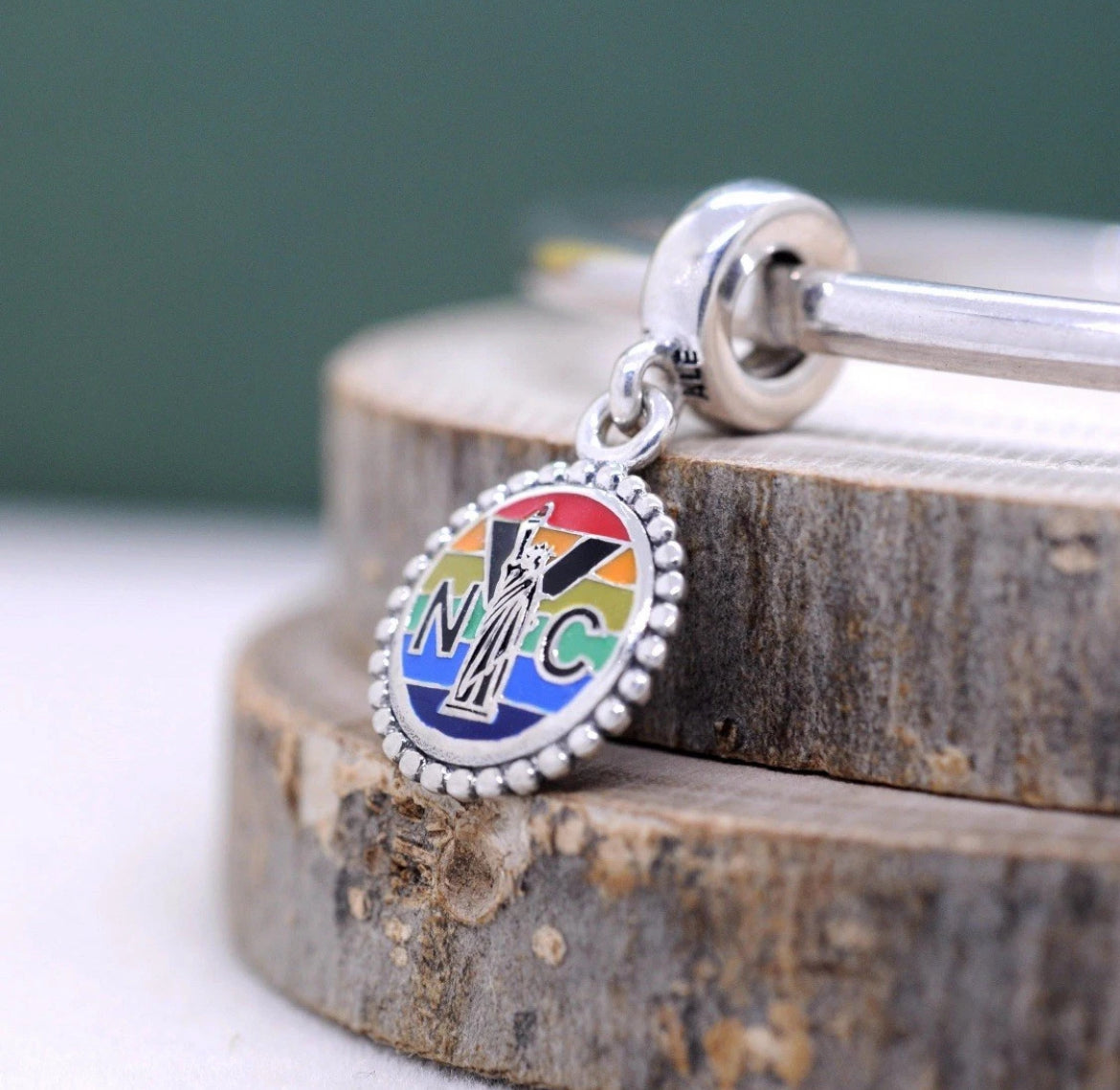 PANDORA New York City NYC Exclusive Gay Pride Dangle Moments Charm