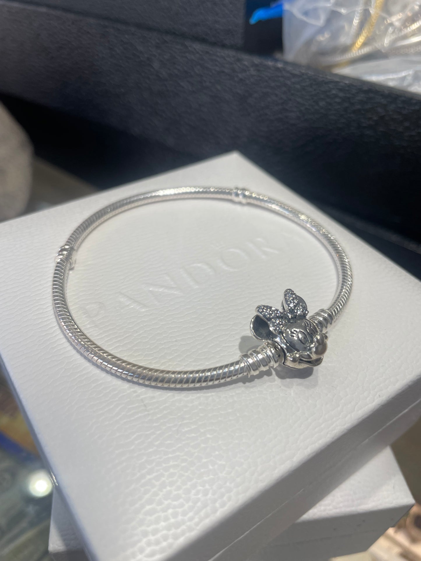 Pandora x Disney Sparkling Minnie Mouse Lock 7.9” Snake Bracelet ~ New in Box