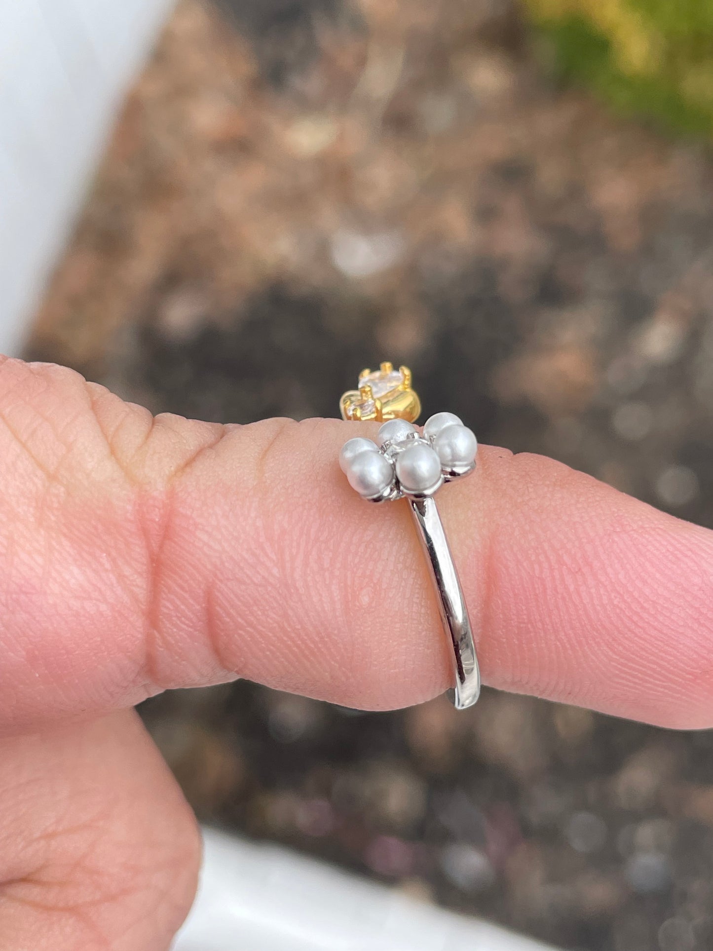 s925 Sterling silver Bridgerton Pearl flower and Bee Ring size 7