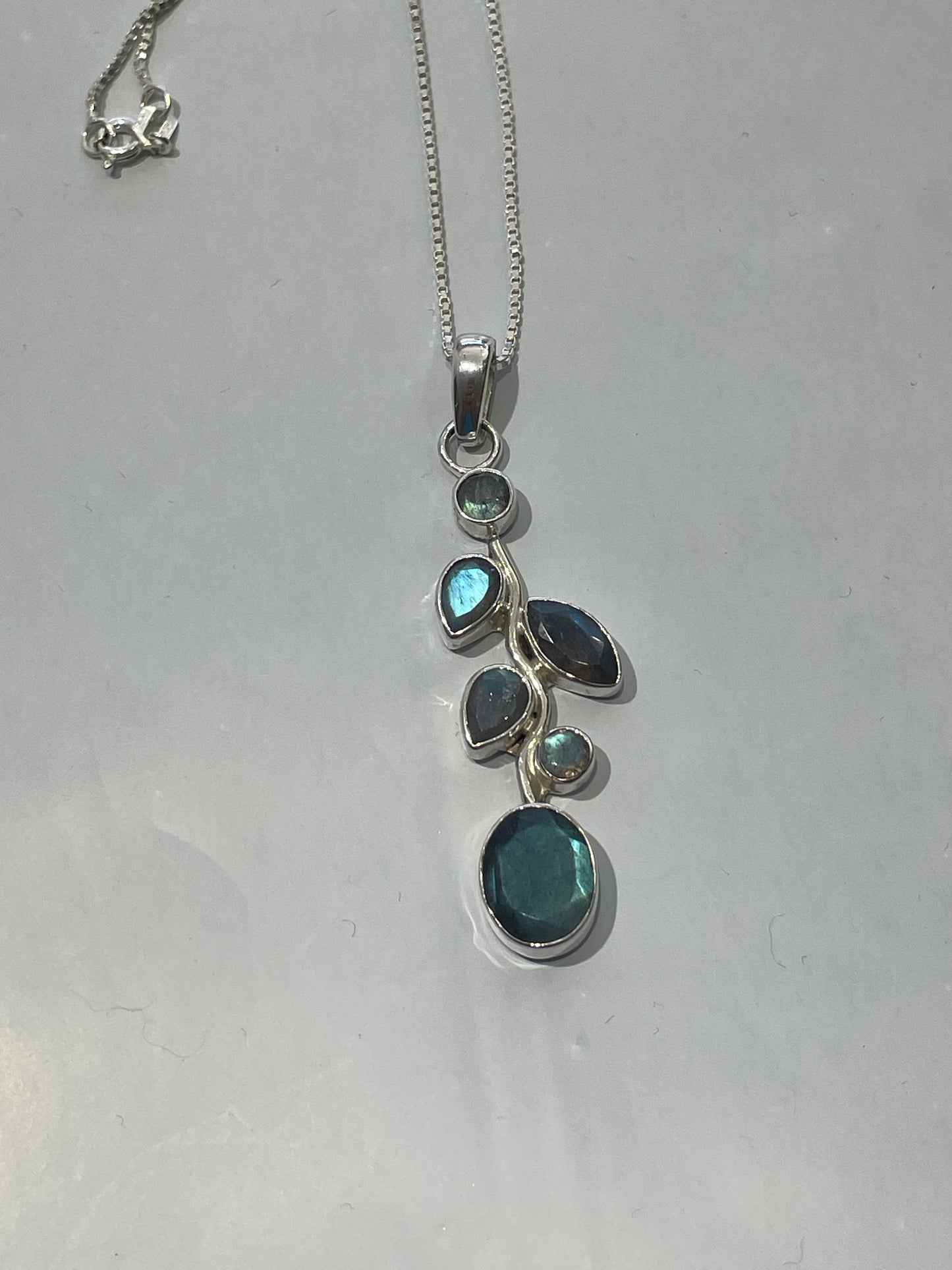 925 Sterling Silver Vertical Labradorite Stone Necklace