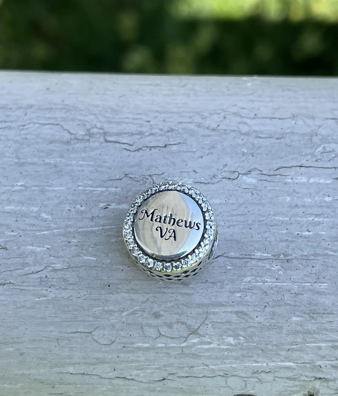 Pandora Mathews Virginia State Exclusive Round Signet Vacation Charm