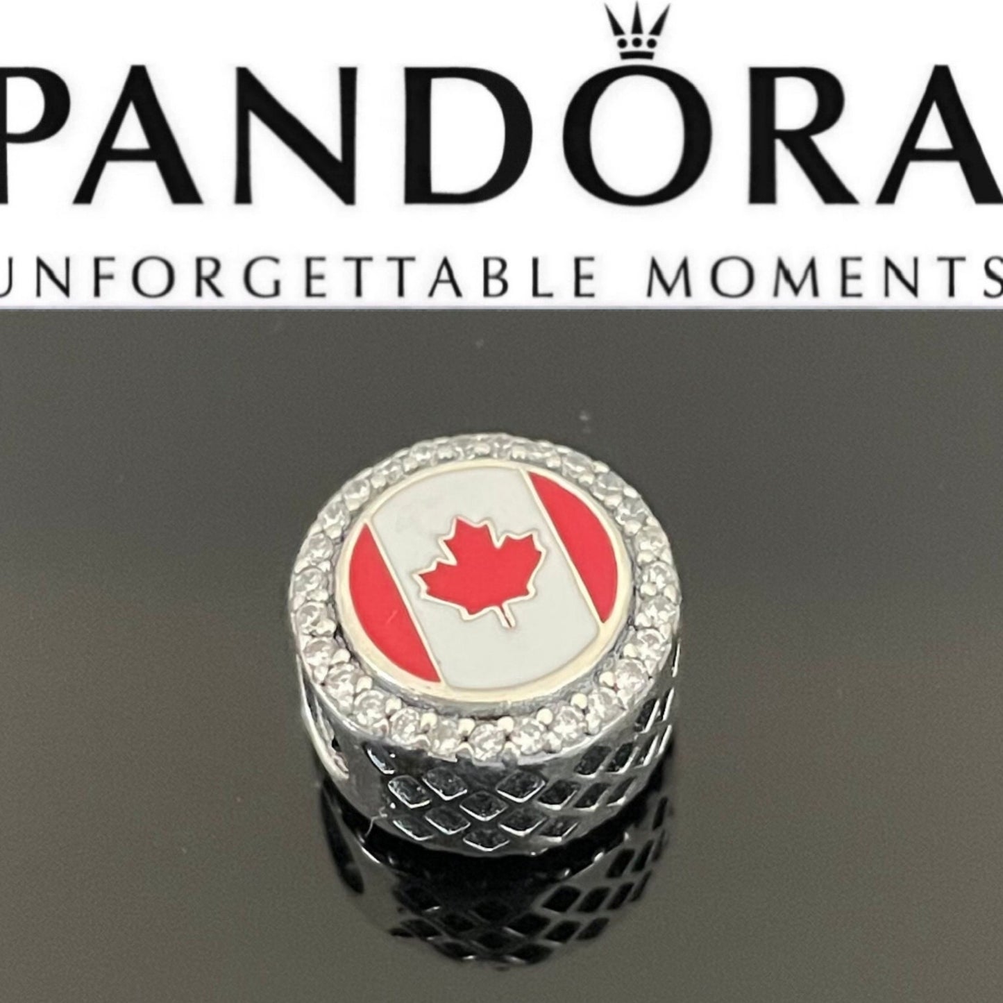 Pandora Country of Canada Exclusive Round Signet Flag Travel Charm