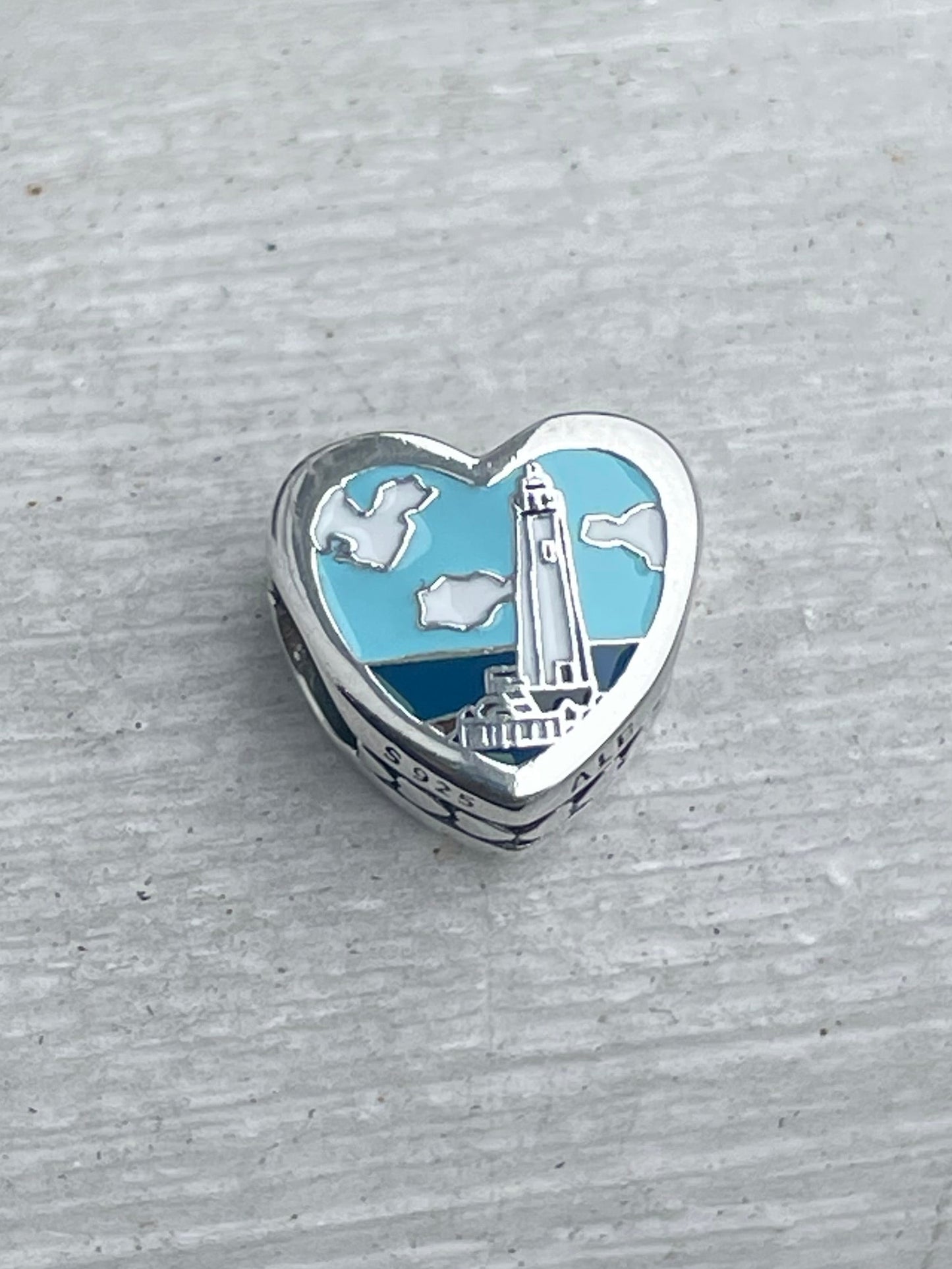 Pandora Maine Exclusive Scenic Travel Heart Charm