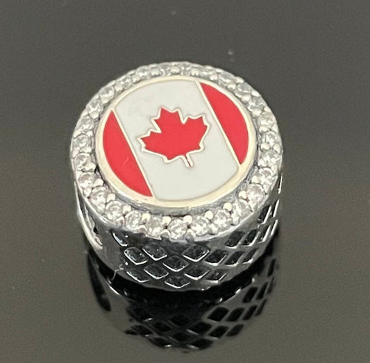 Pandora Country of Canada Exclusive Round Signet Flag Travel Charm