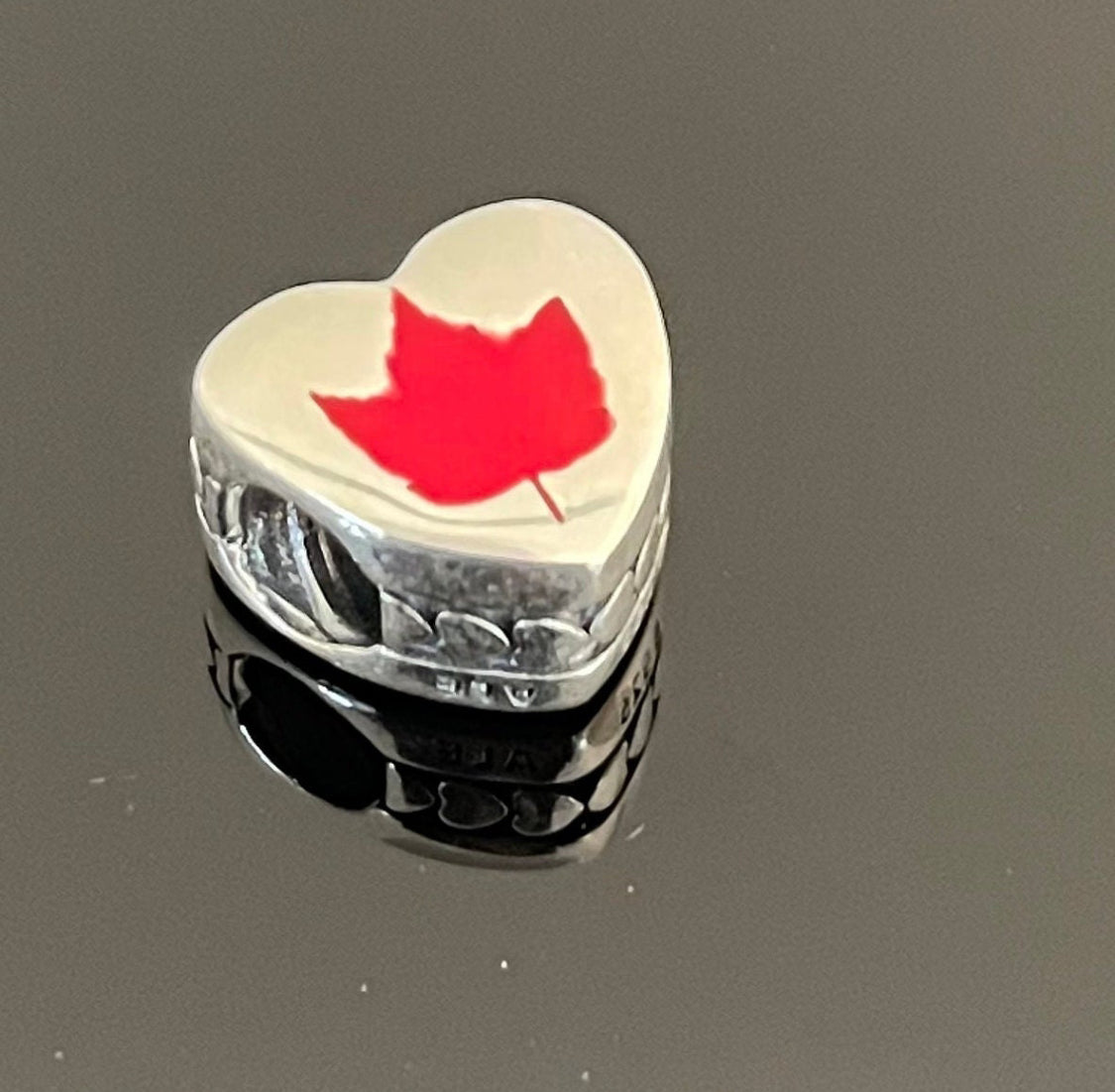 Pandora State of Vermont Exclusive Maple Leaf Logo Travel Heart Charm