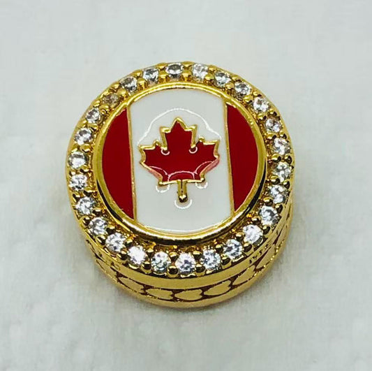 Pandora Country of Canada Exclusive Round Signet Flag Gold Shine Travel Charm